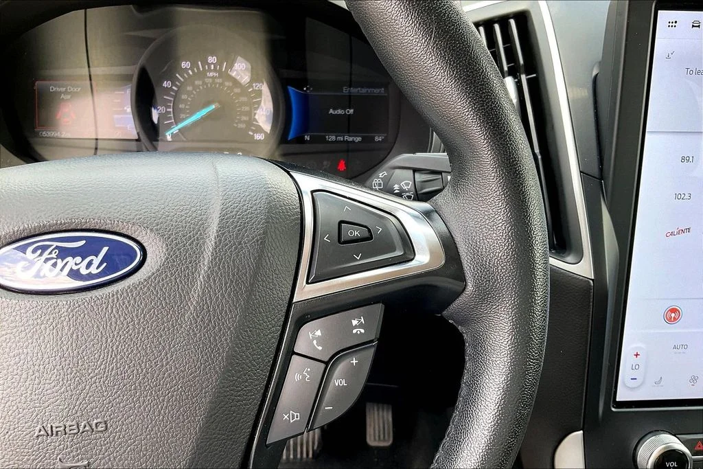 Used 2024 Silver Ford SEL image 18