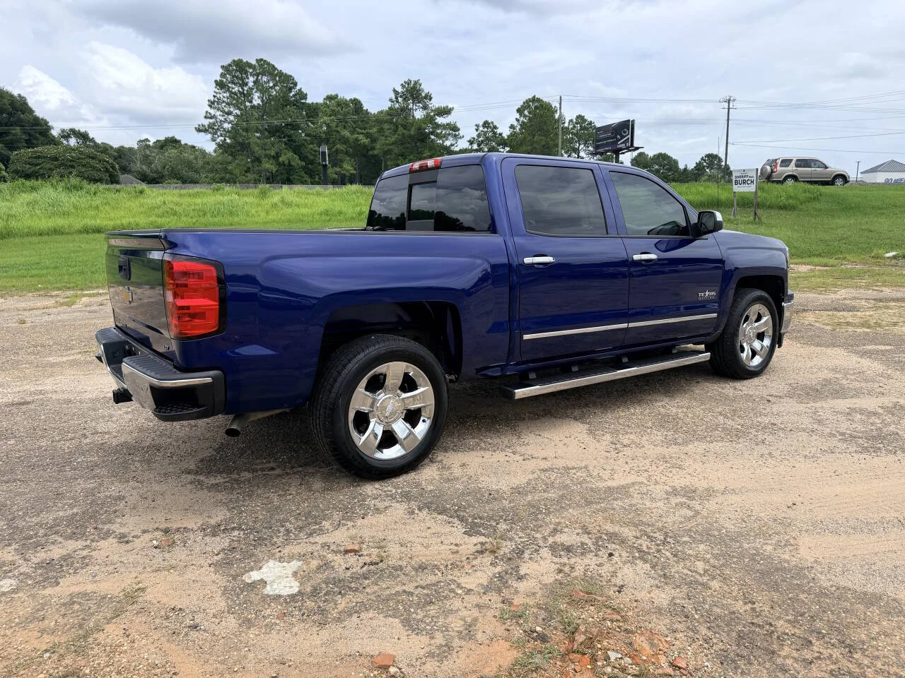 Used 2014 Blue Chevrolet LTZ Z71 4x2 4dr Crew Cab 5.8 ft. SB image 5