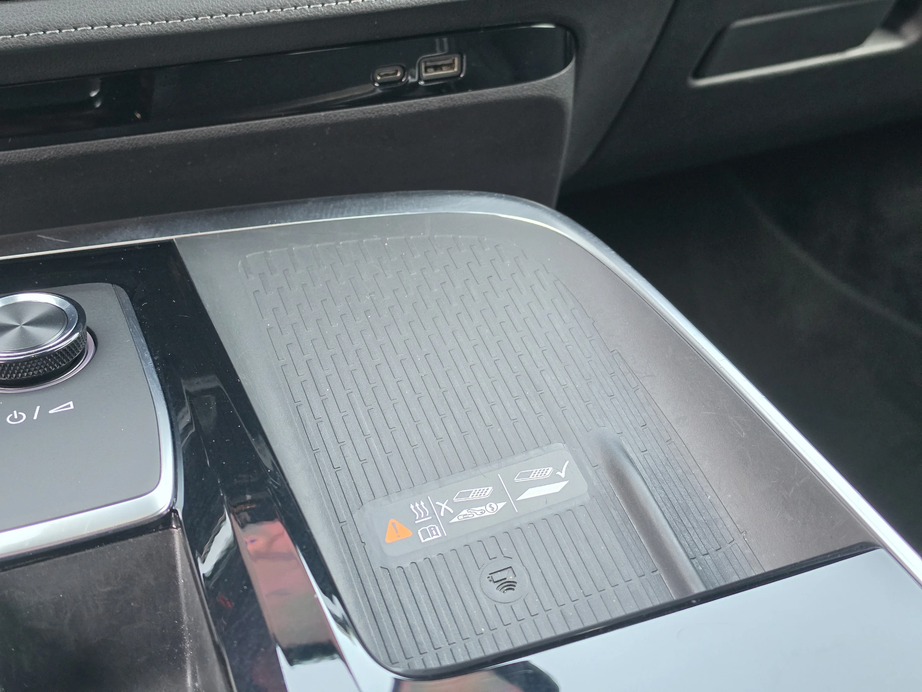 Used 2025 Summit White Buick Preferred image 30