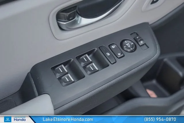 Used 2025 Platinum White Pearl Honda Touring image 14