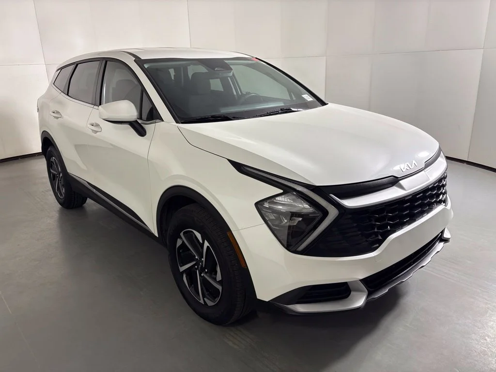Used 2023 White Kia LX image 2
