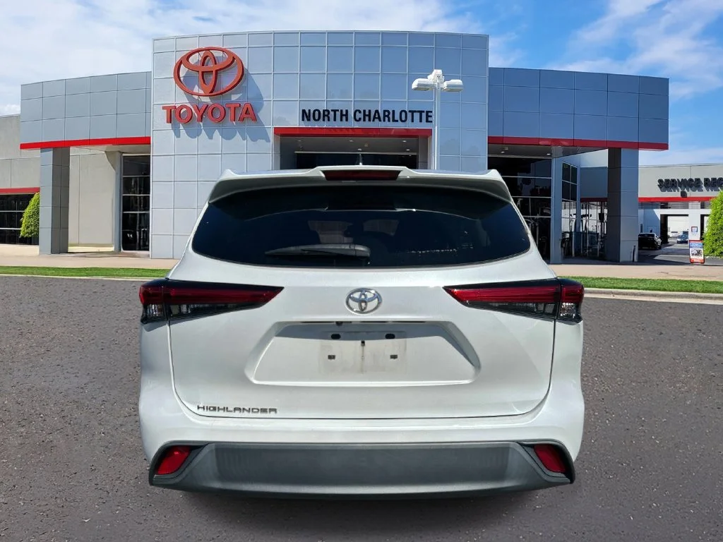 Used 2022 Beige Toyota L image 7