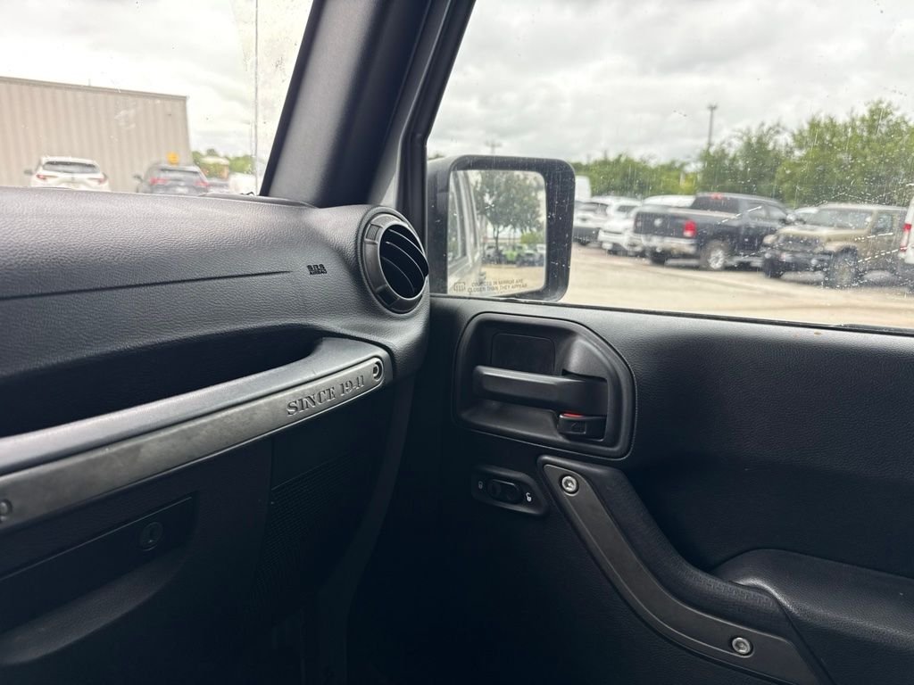 Used 2017 Silver Jeep Unlimited Sport image 30
