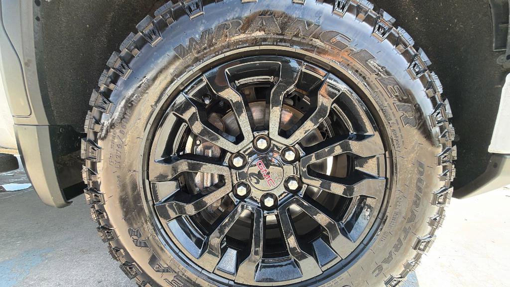 Certified Used 2022 Summit White GMC AT4X image 43