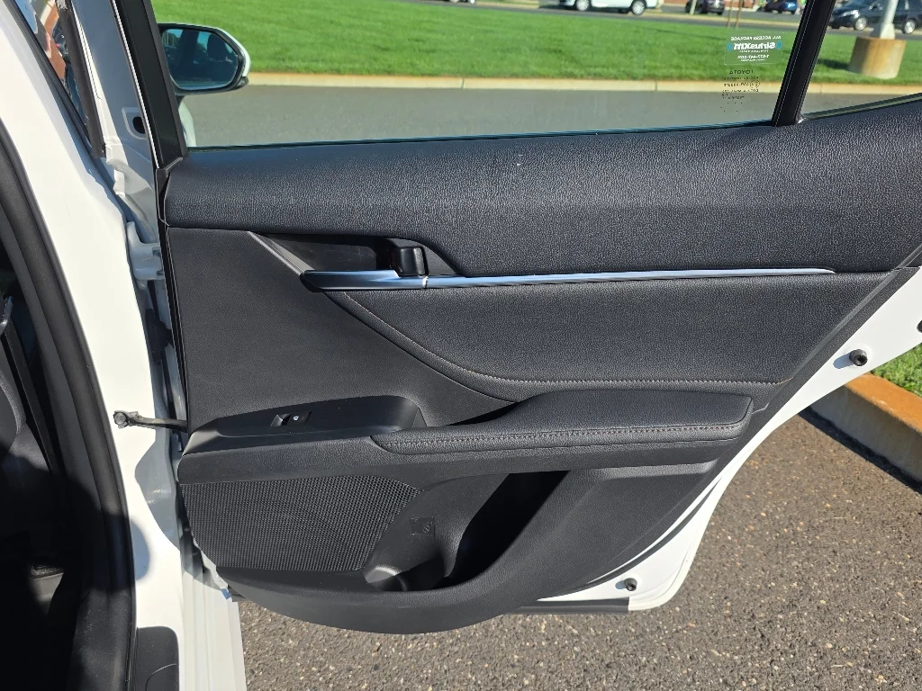 2018 Toyota Camry XLE - Photo 23