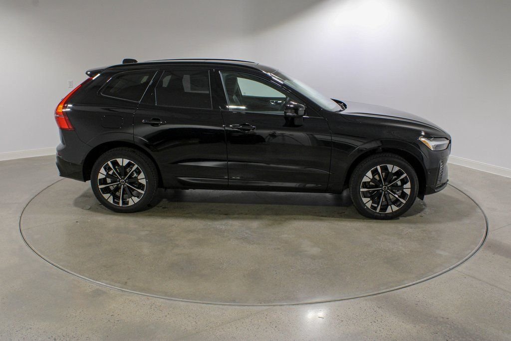 2026 Volvo XC60 Plus - Photo 6