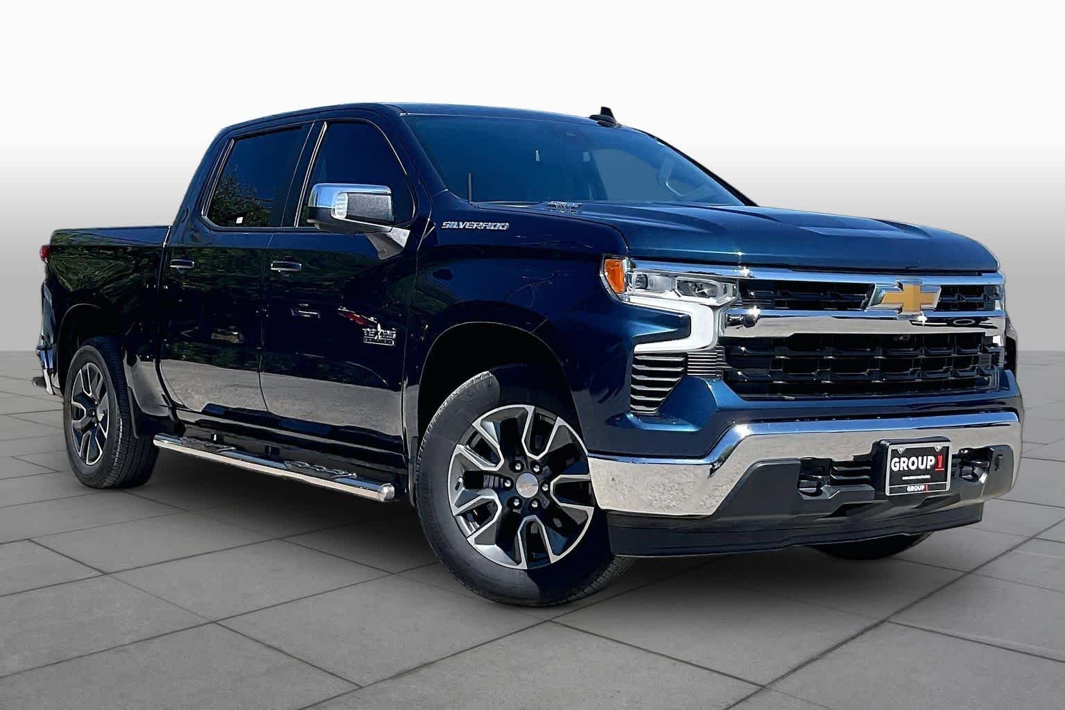 Used 2022 Northsky Blue Metallic Chevrolet LT image 3