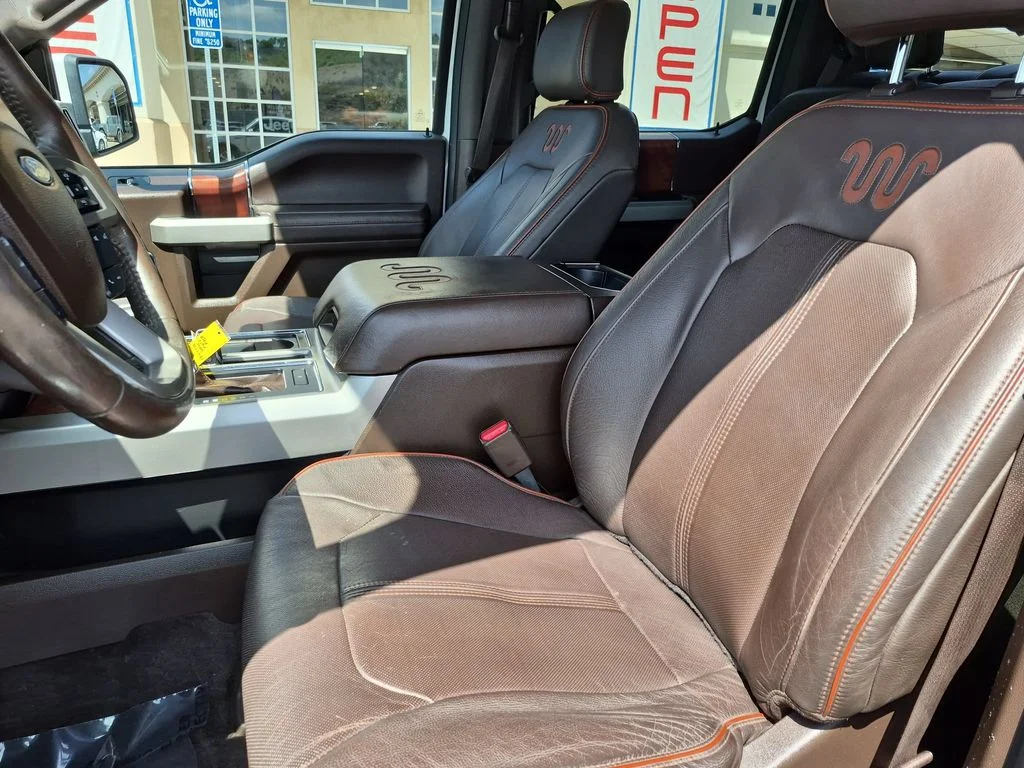 Used 2016  Ford King Ranch image 11