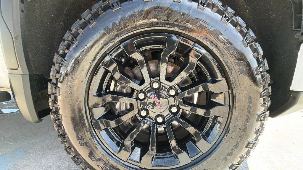 Certified Used 2022 Summit White GMC AT4X image 43