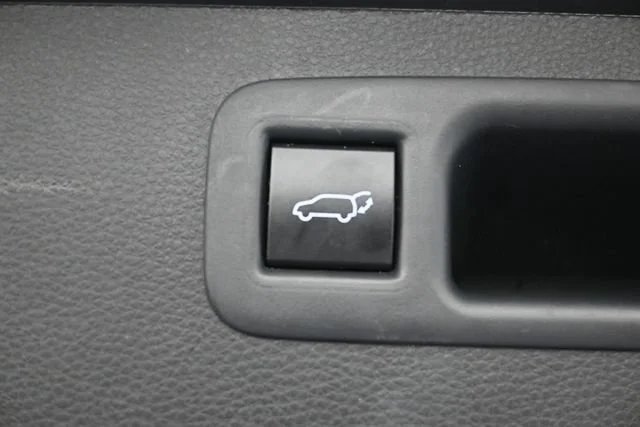 Used 2022 Moon Dust Toyota XLE image 25