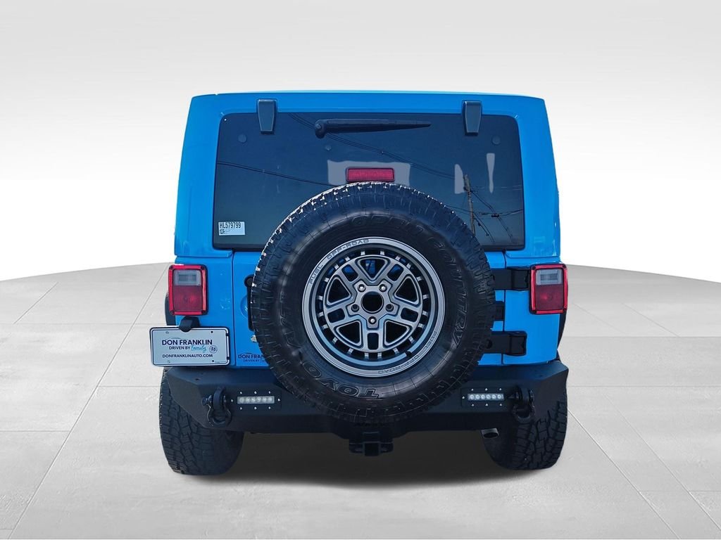 Used 2017 Blue Jeep Sahara image 4