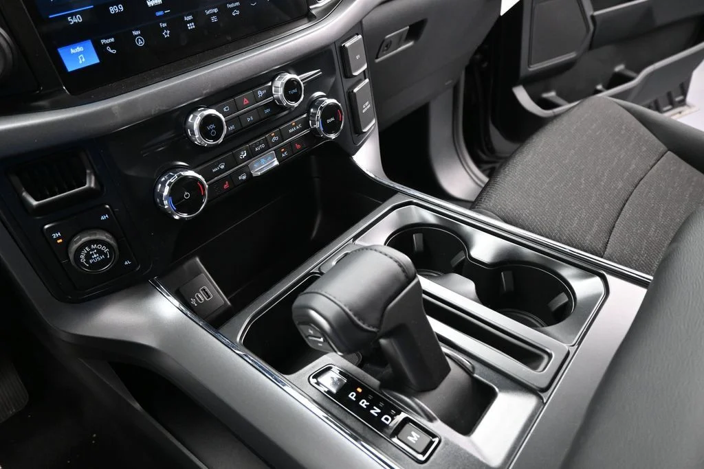 New 2026 Agate Black Metallic Ford XLT image 16