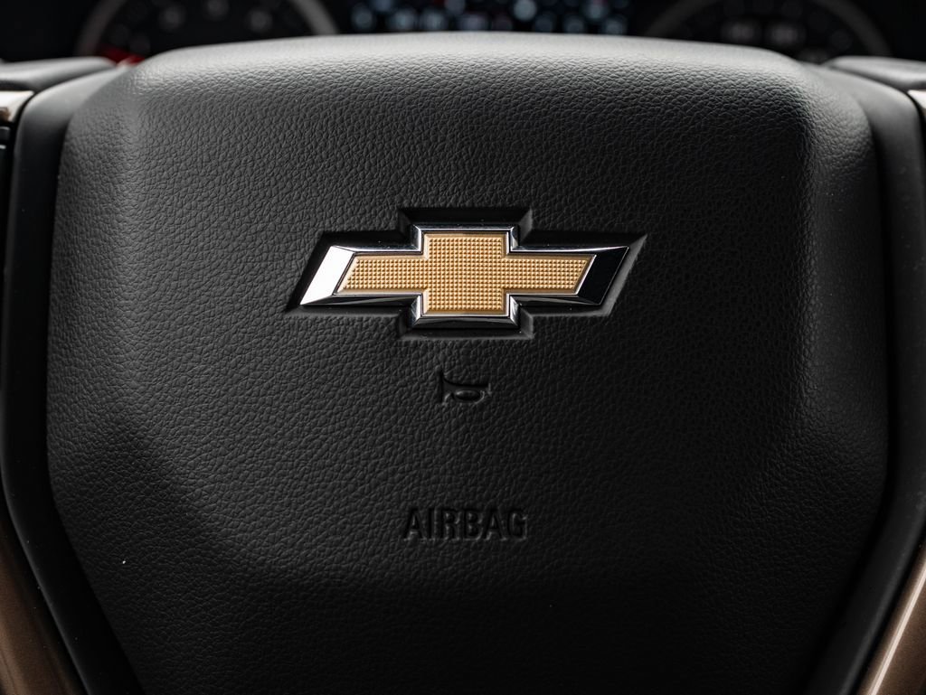 Used 2021 Summit White Chevrolet High Country image 32