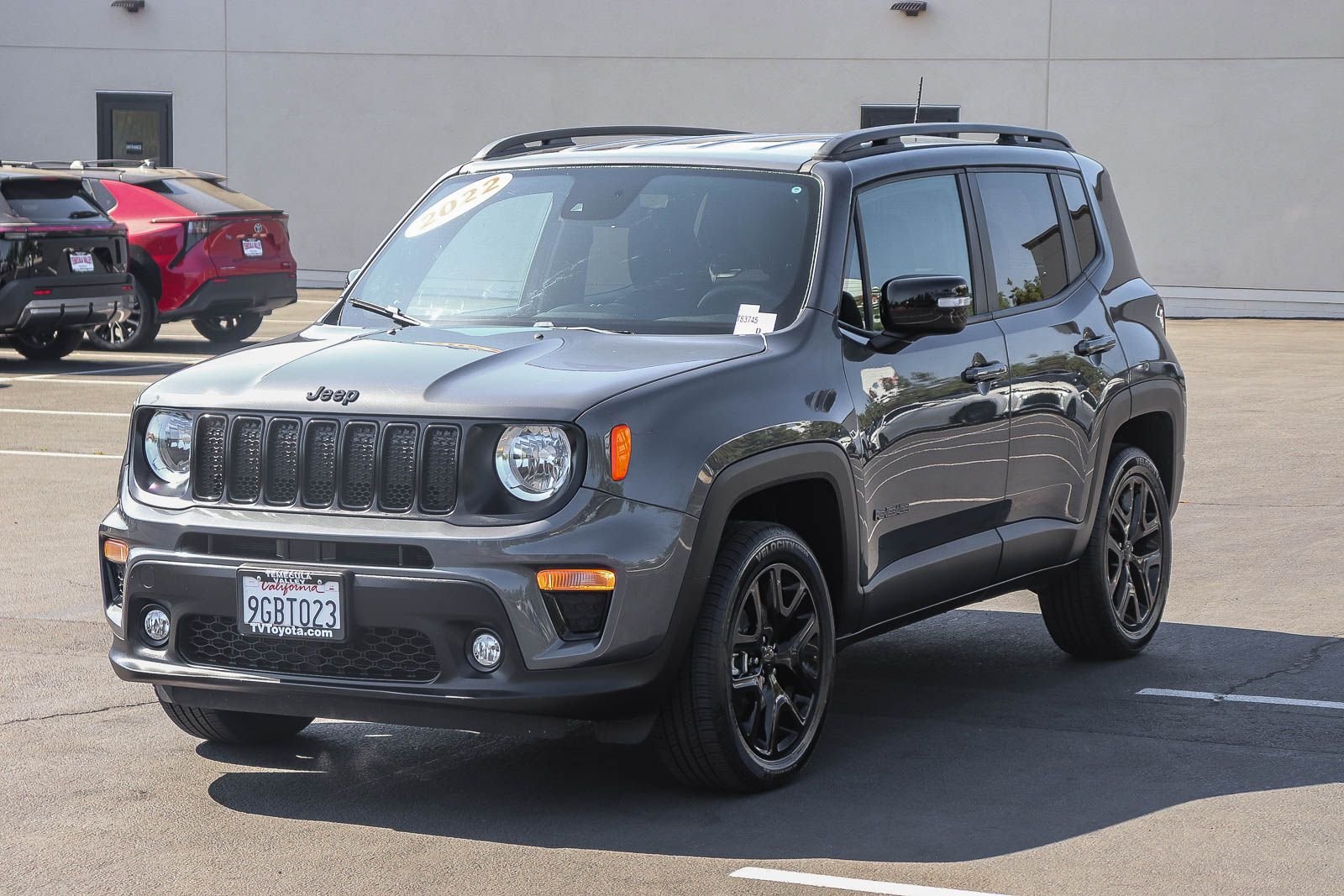 Used 2022 Graphite Gray Jeep Altitude image 3