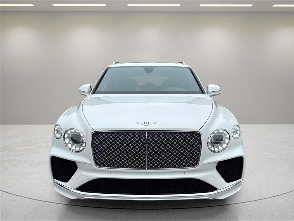 Used 2023 Glacier White Bentley V8 image 8