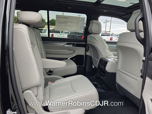 New 2026 High Gloss Black Exterior Paint Jeep Limited image 17