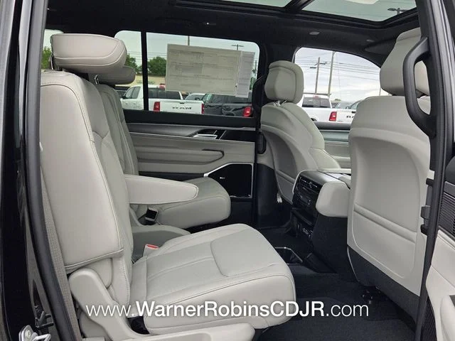 New 2026 High Gloss Black Exterior Paint Jeep Limited image 17