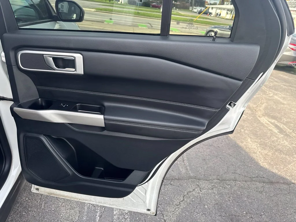 Used 2022 White Metallic Ford XLT image 40