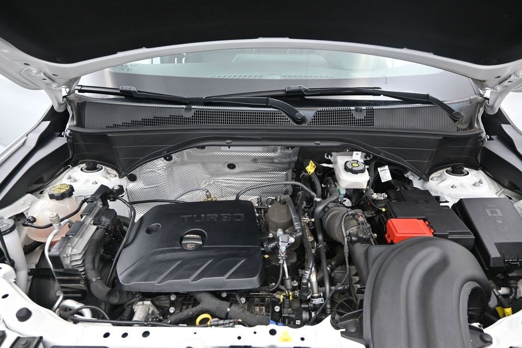 Used 2024 Summit White Chevrolet ACTIV image 21