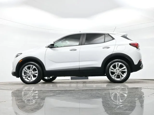 Used 2020 SUMMIT WHITE Buick Preferred image 26