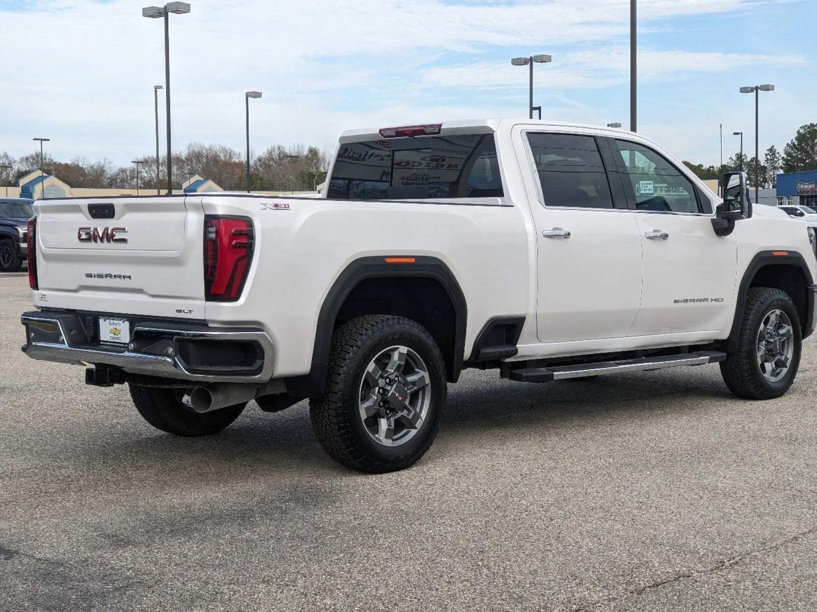 New 2025 White Frost Tricoat GMC SLT image 5