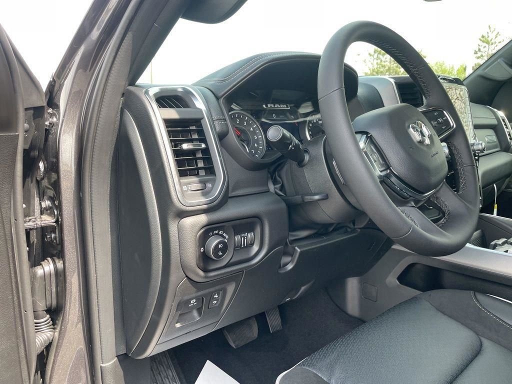 New 2026 Granite Crystal Metallic Clear-Coat Exterior Paint RAM Laramie image 23