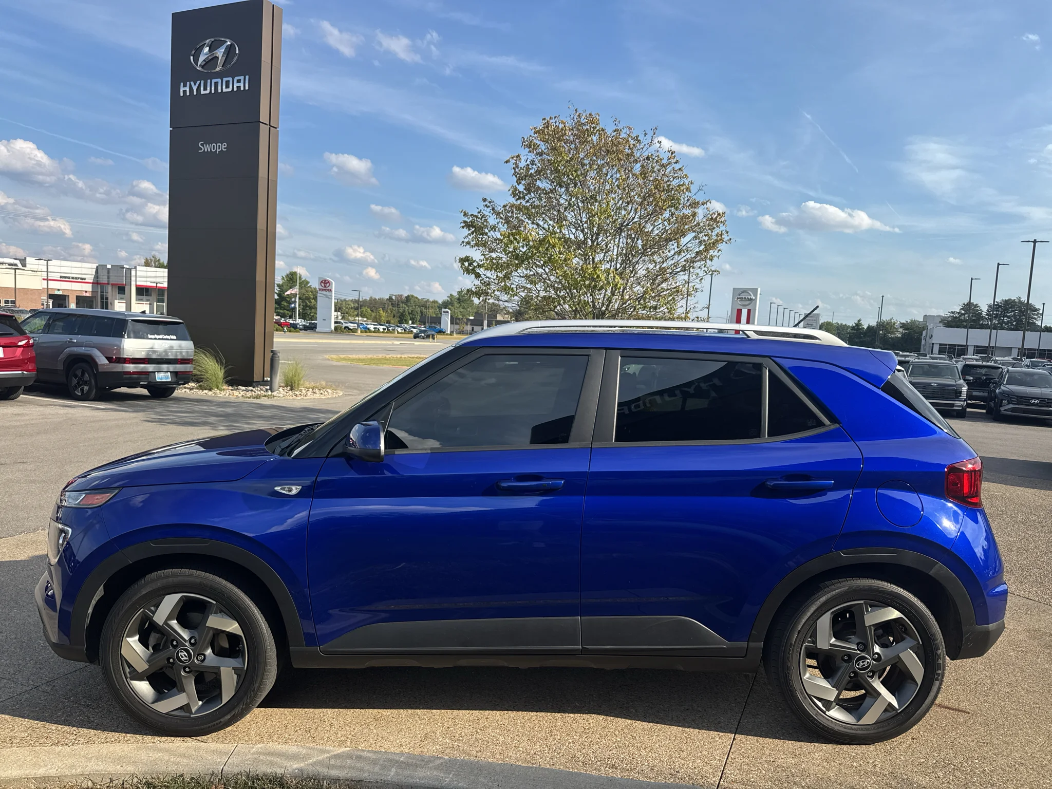 Used 2024 Intense Blue Hyundai SEL image 8