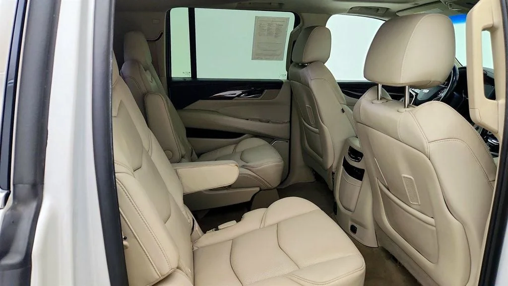 Used 2018 Crystal White Tricoat Cadillac 4WD 4dr Premium Luxury image 25