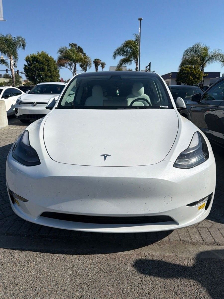 Used 2022 Pearl White Multi-Coat Tesla Performance image 4