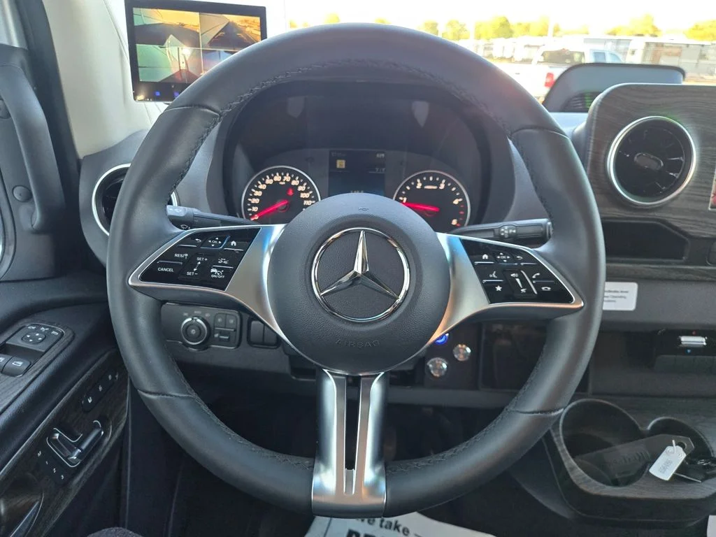 New 2026 Silver Mercedes-Benz Discovery Adventure image 27