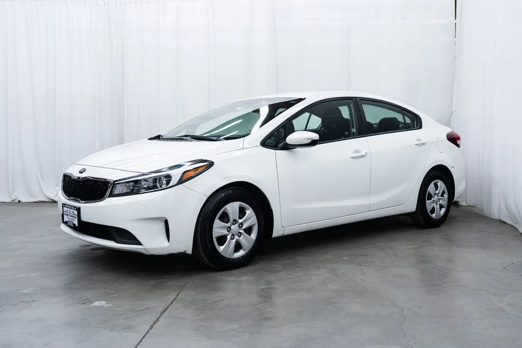 Used 2017 White Kia LX image 3