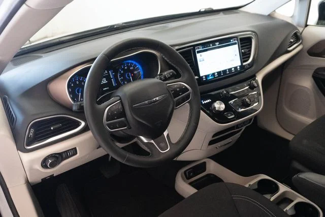 Used 2024 Silver Chrysler LX image 3