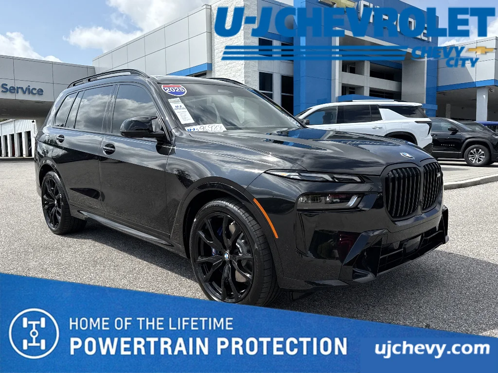 2025 BMW X7 M60i's photo
