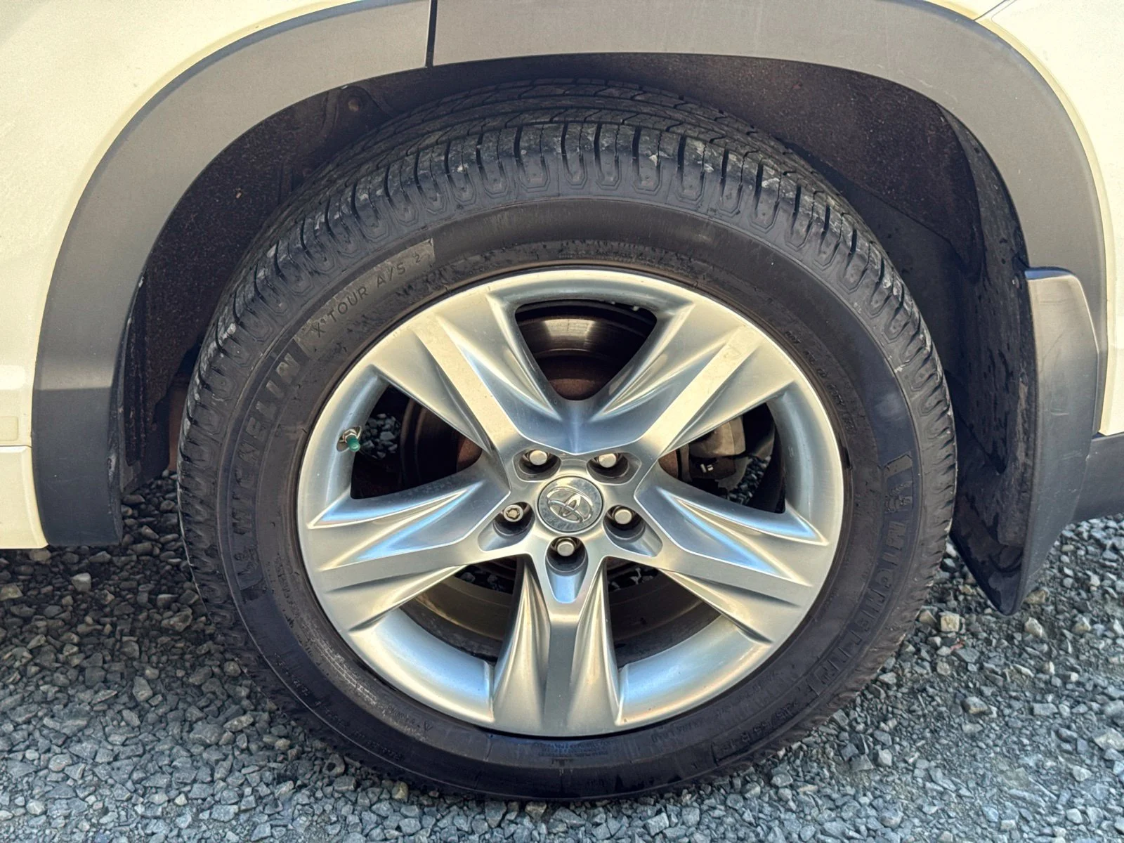Used 2015 Blizzard Pearl Toyota Limited image 29