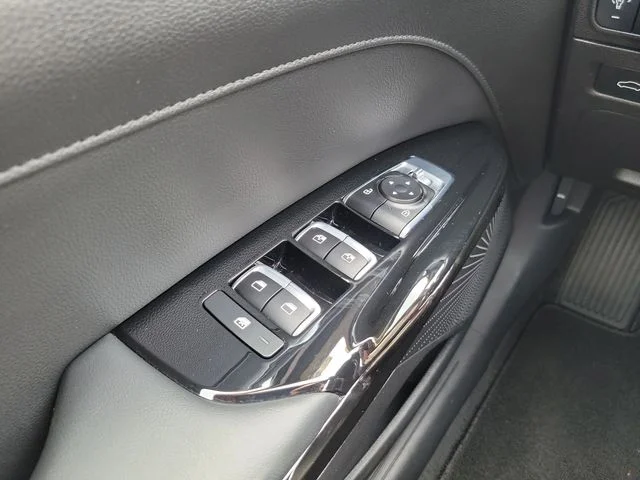 2023 Kia K5 EX - Photo 28