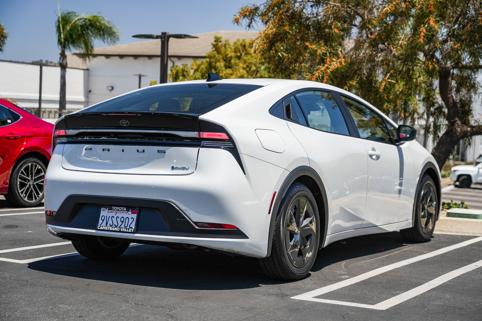 Certified Used 2026 PLATINUM WHITE PEARL MC. Toyota SE image 5