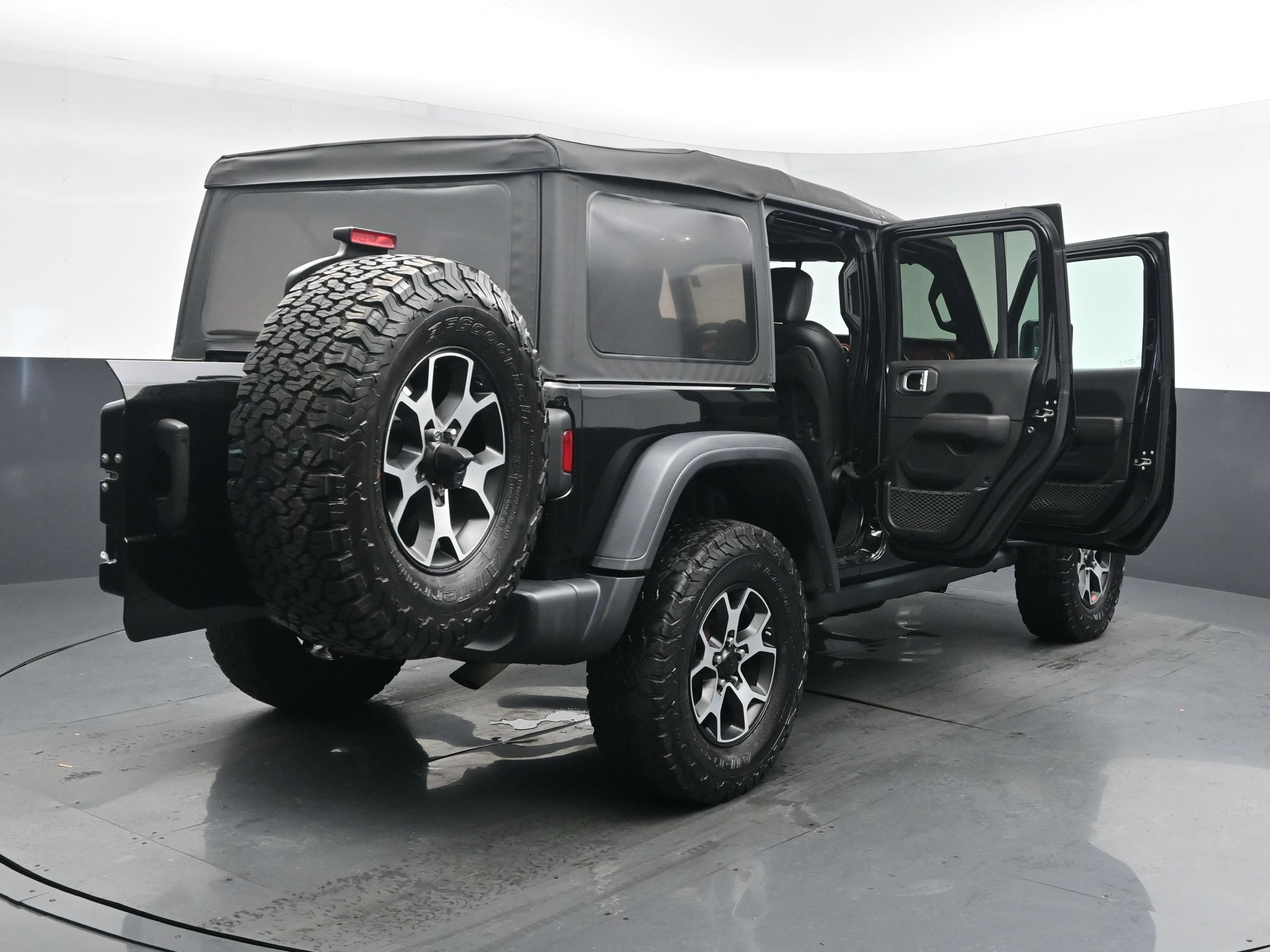 Used 2021 Black Clearcoat Jeep Unlimited Rubicon image 26