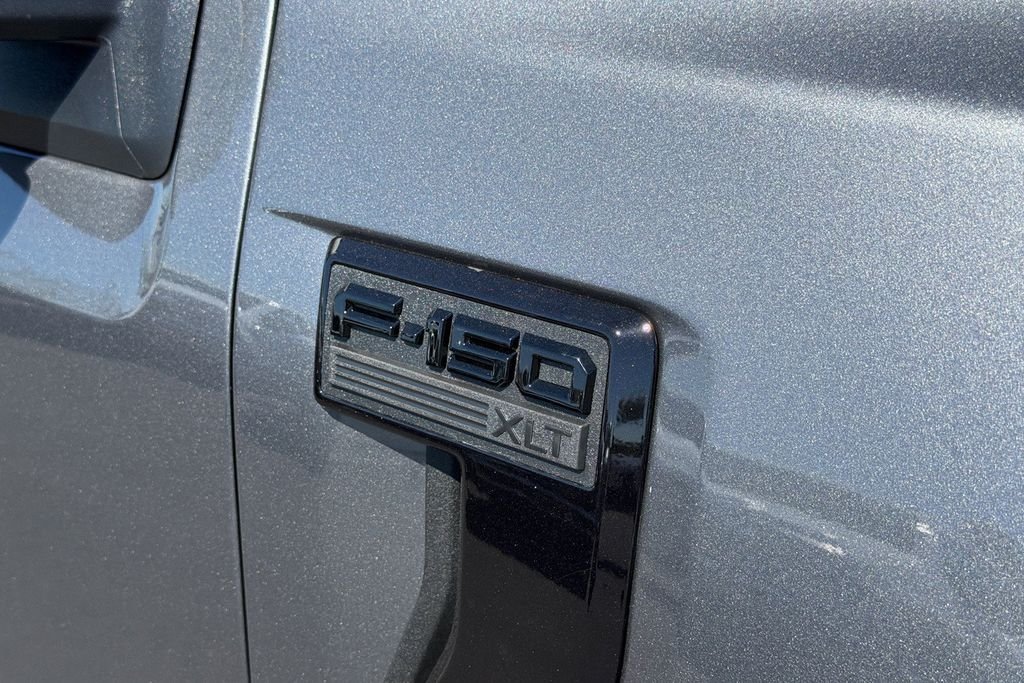 New 2026 Carbonized Gray Metallic Ford XLT image 5