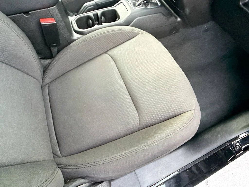 Used 2023 Black Jeep Overland image 33