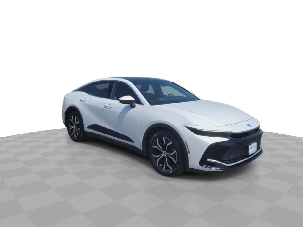 Used 2023 White Toyota Limited image 2