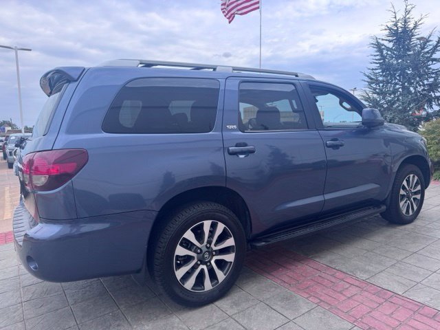 Used 2018 Blue Toyota SR5 image 8
