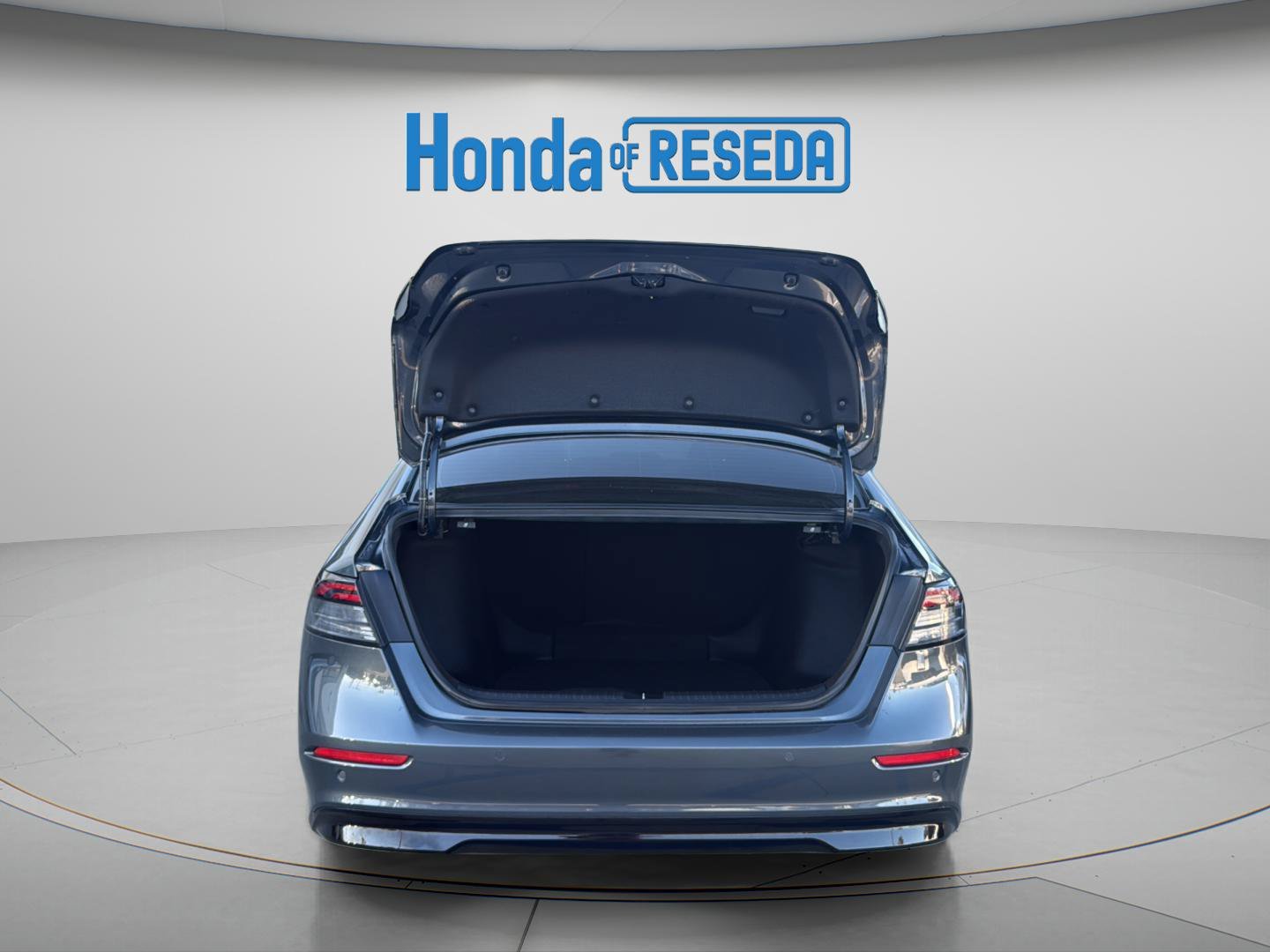 Used 2024 CANYON RIVER BLUE METALLI Honda EX-L image 19