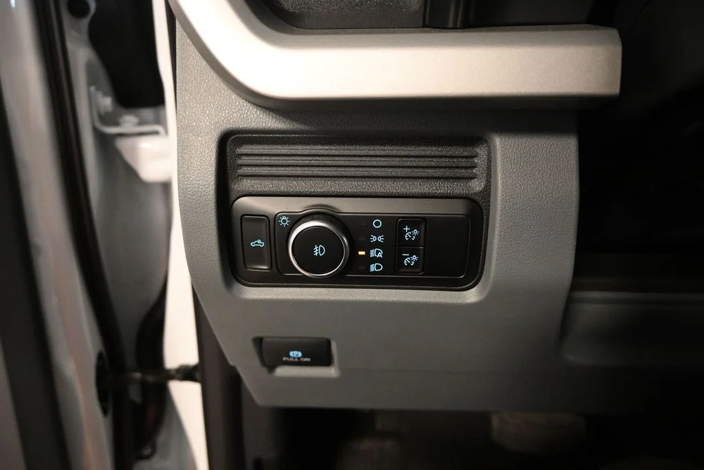 New 2026 Oxford White Ford XL image 14