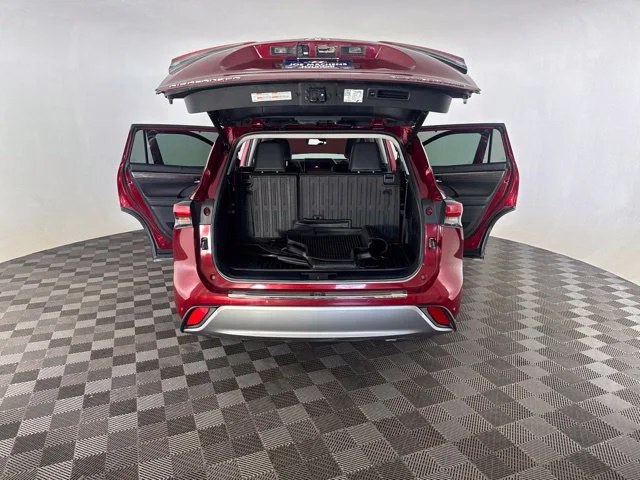Used 2023 Red Toyota Platinum image 16