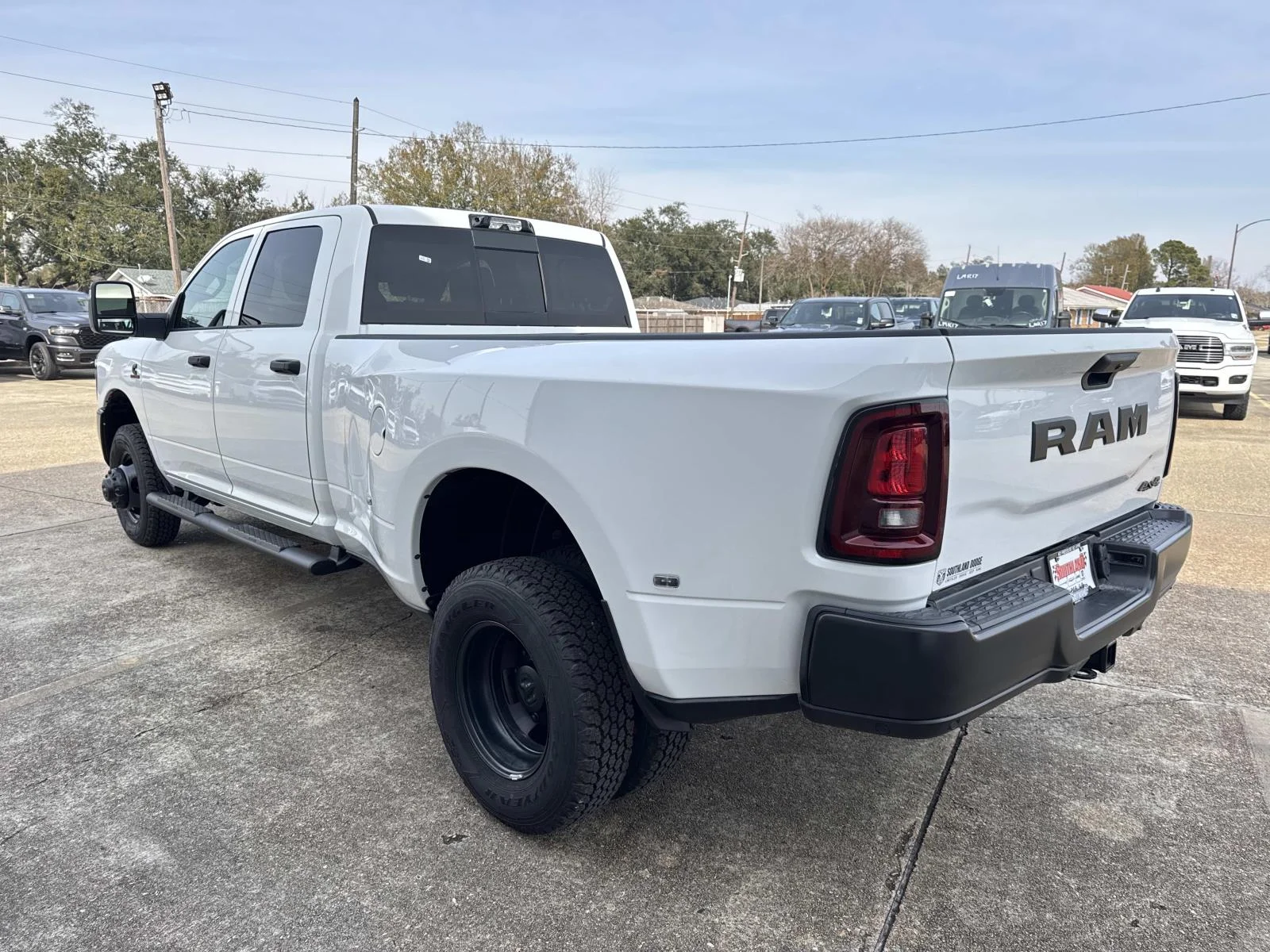 New 2026 Bright White Clear-Coat Exterior Paint RAM Tradesman image 4