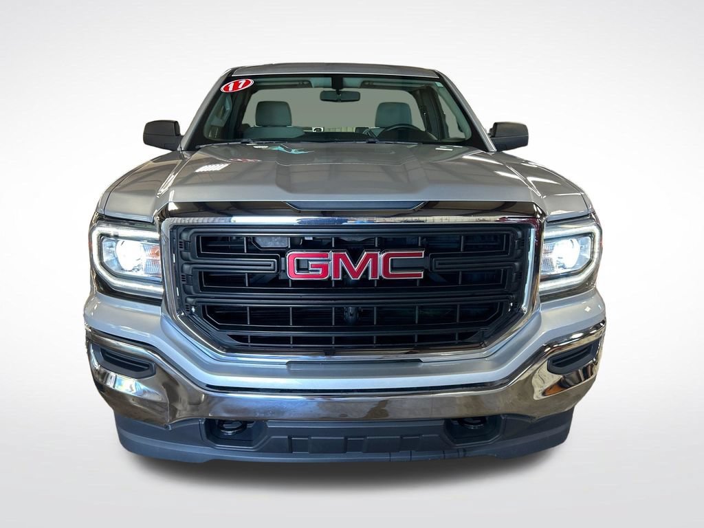 Used 2017 QUICKSILVER METALLIC GMC BASE image 9