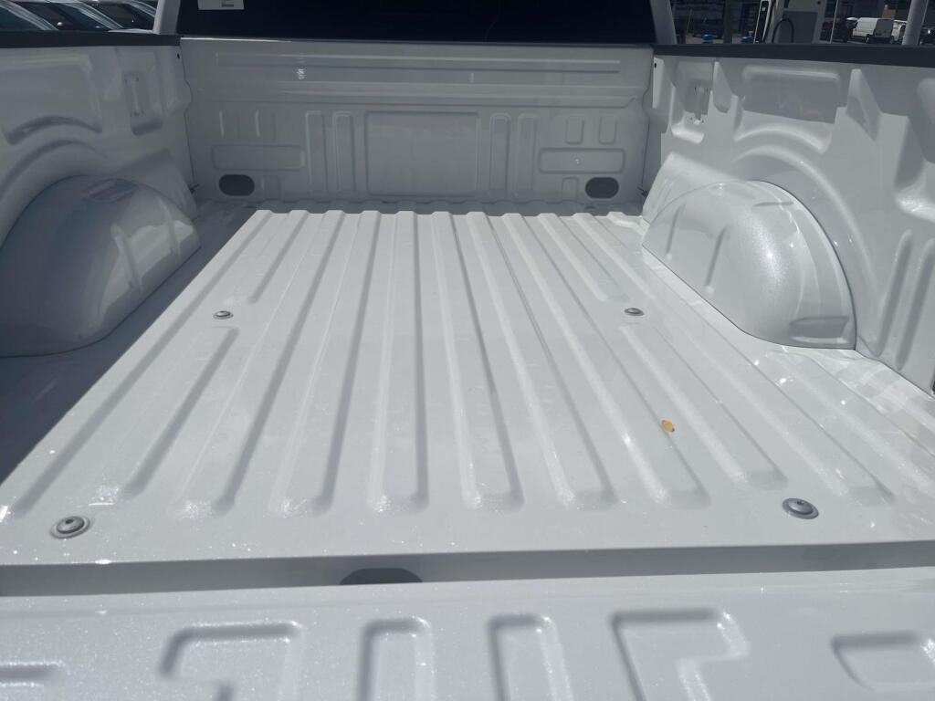 New 2026 Star White Metallic Tri-Coat Ford LARIAT image 19