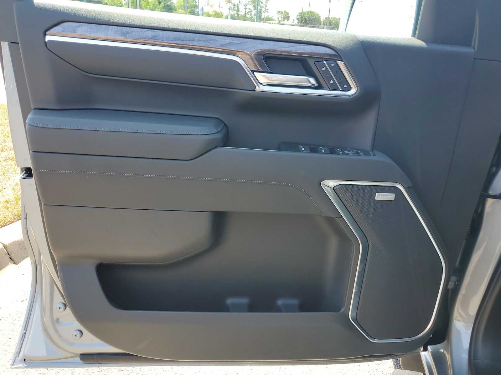 2026 Chevrolet Silverado 1500 LTZ - Photo 15