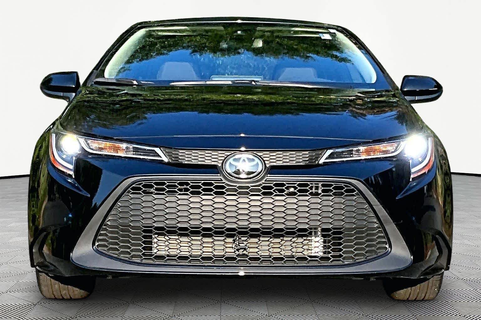 Used 2022 Black Sand Pearl Toyota LE image 4