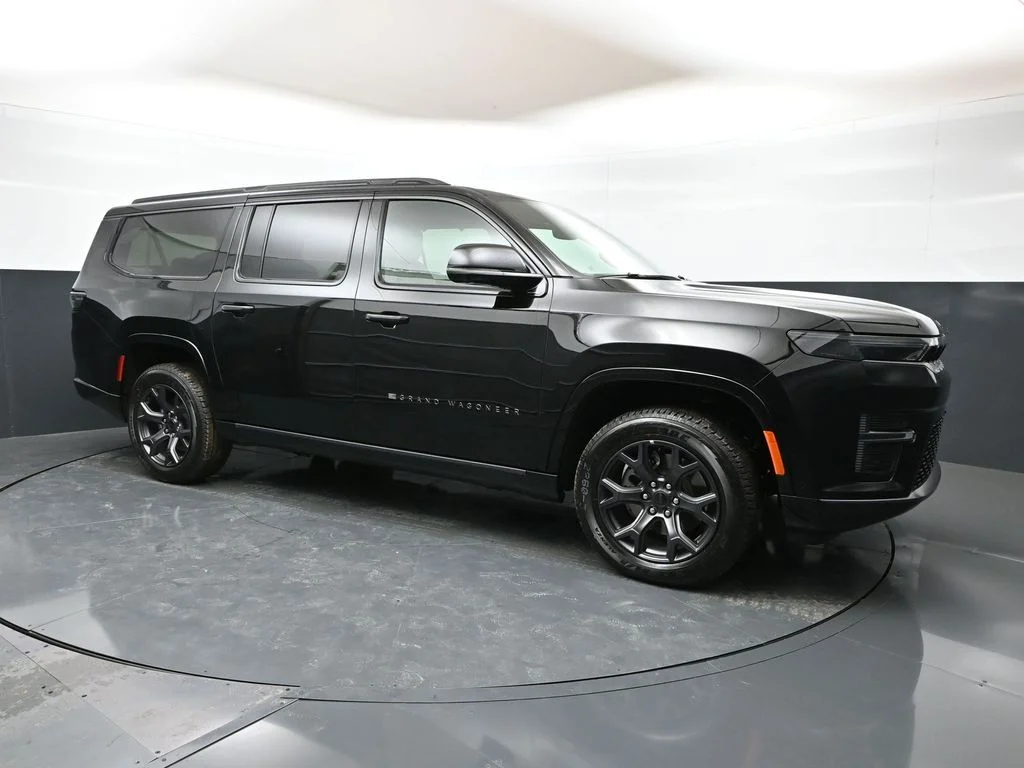 New 2026 High Gloss Black Exterior Paint Jeep Limited Altitude image 5